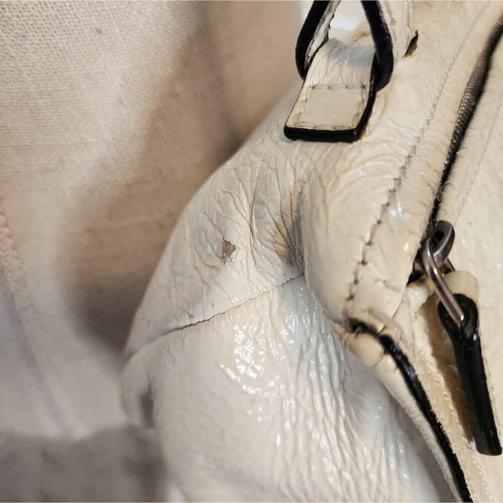 GIVENCHY CREAM DEERSKIN CRINKLE LEATHER PURSE - Picture 15 of 15